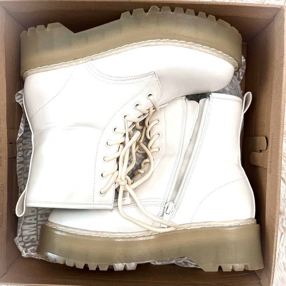 Steve Madden White Leather Platform Boots 🤍